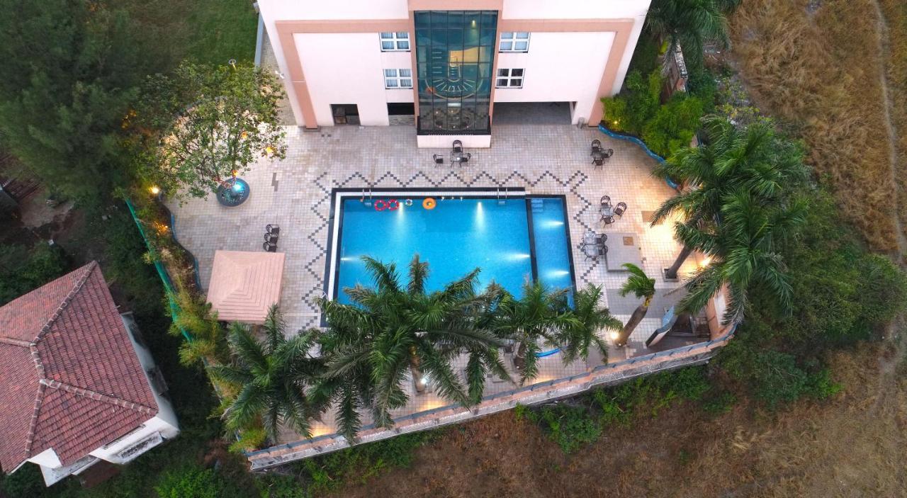 7 Apple Resort Lonavala Exterior photo