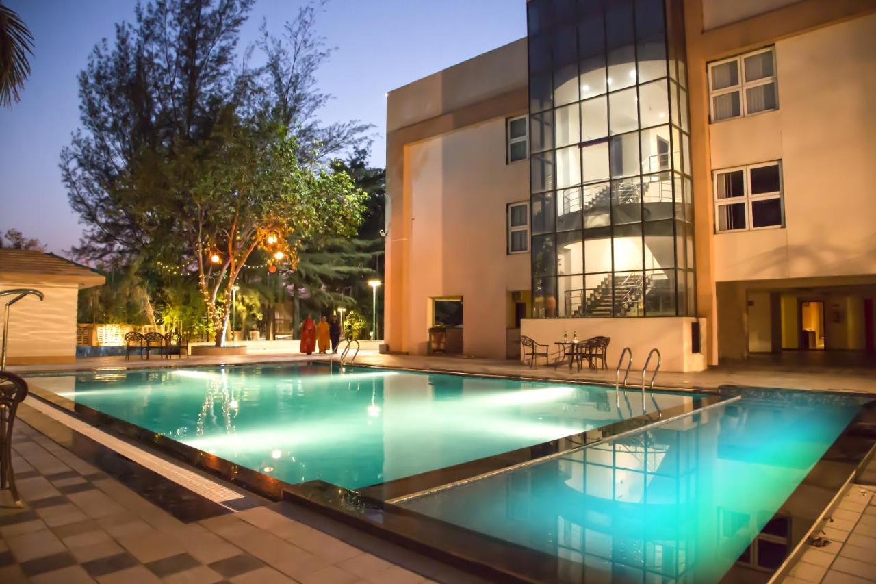 7 Apple Resort Lonavala Exterior photo