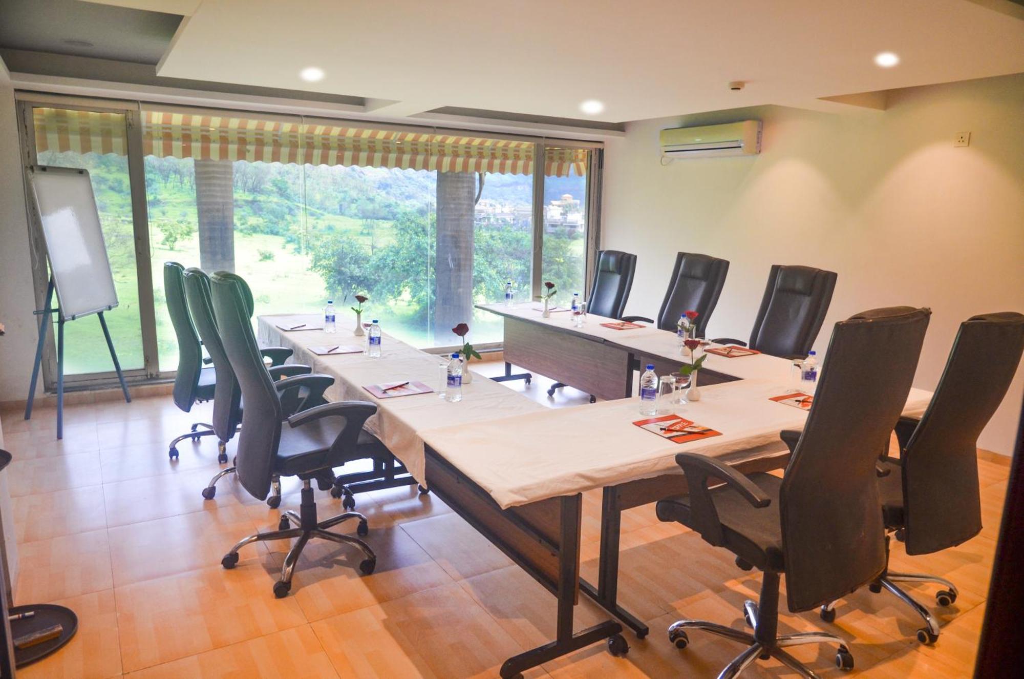 7 Apple Resort Lonavala Exterior photo