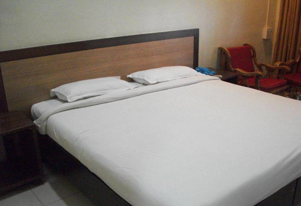 7 Apple Resort Lonavala Room photo