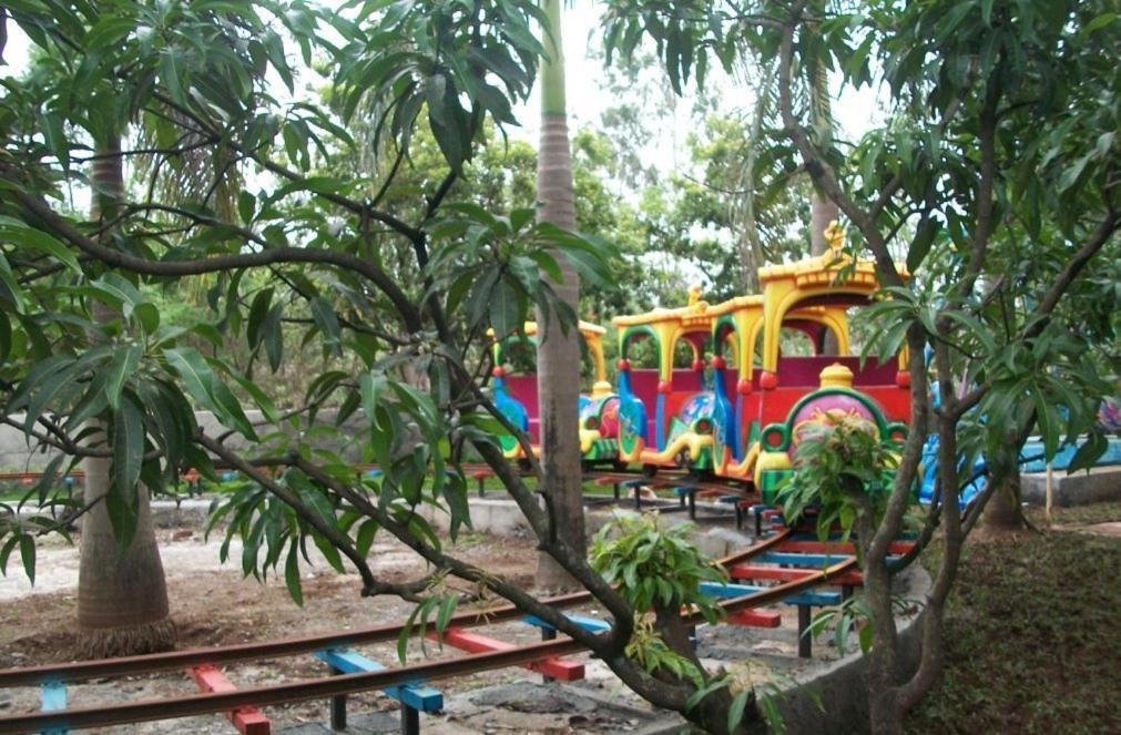 7 Apple Resort Lonavala Exterior photo