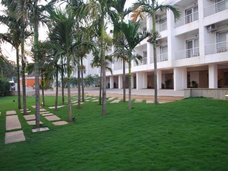 7 Apple Resort Lonavala Exterior photo